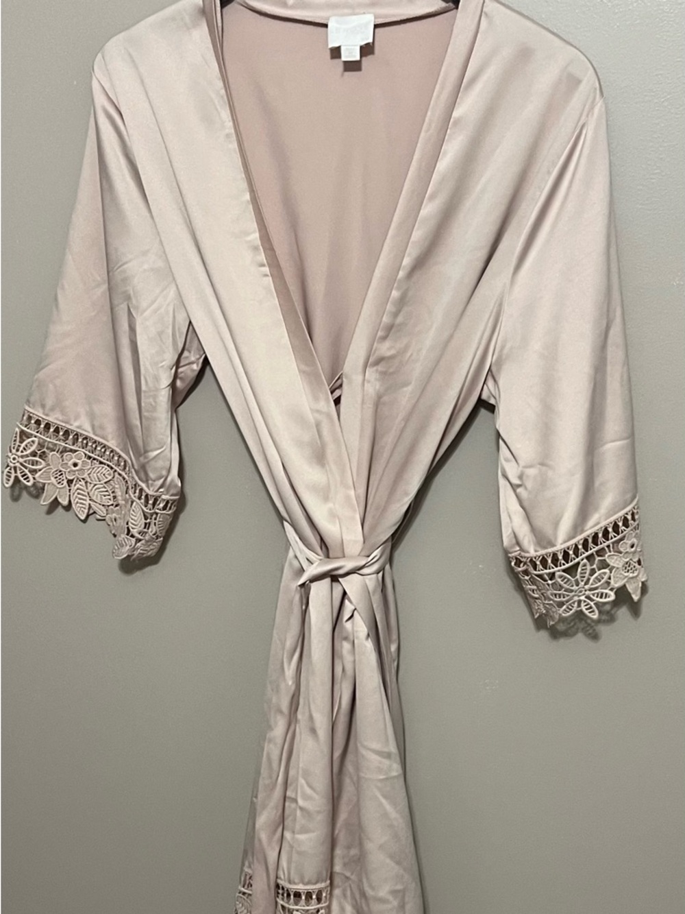 Le Rose Champagne Bride/Bridesmaid Robe Lace Trim Size S/M